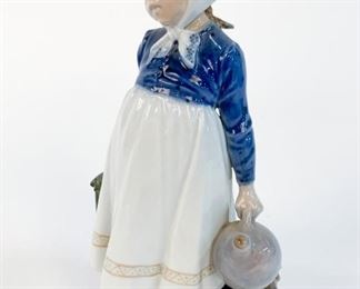 https://www.liveauctioneers.com/item/85207382_royal-copenhagen-peasant-girl-with-lunch-figure