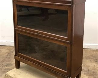 https://www.liveauctioneers.com/item/85207474_20th-century-american-oak-barrister-bookcase