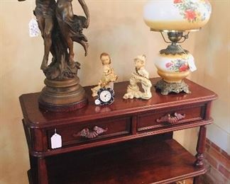a Victorian hall table--Can you see the "Gone with the Wind Lamp"?  We have a pair.