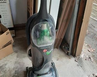 $40 - G112 - Hoover Windtunnel Canister  Vacuum 