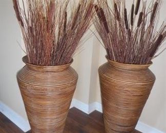 2 Large woven reed decor vases w/cattails - vases 55" tall https://ctbids.com/#!/description/share/409774