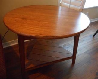 Vintage solid wood round end table w/triangle lower shelf 33" https://ctbids.com/#!/description/share/409849