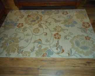 Large area rug with flowers 95 x 63" https://ctbids.com/#!/description/share/410446