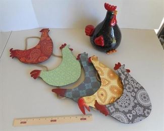 Hen/Rooster/Chicken decor items https://ctbids.com/#!/description/share/410458