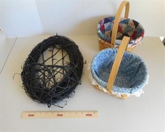Lot of 3 baskets, 1 for wall, 2 fabric lined https://ctbids.com/#!/description/share/414019