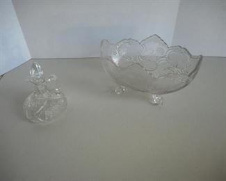 lot of 2 pieces cut crystal - Cruet & bowl https://ctbids.com/#!/description/share/414055