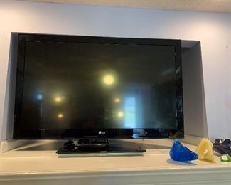 	#21	LG tv 40"	 $50.00 	