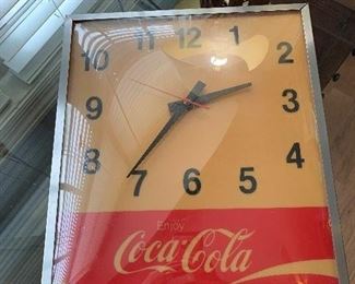 	#59	Vintage Coca-Cola electric wall clock - Runs	 $100.00 	