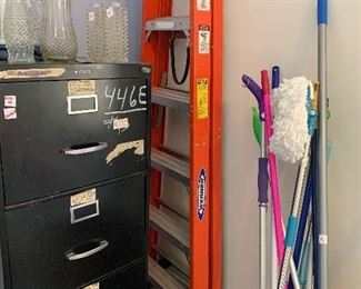 	#89	file cabinets with school instructions  2 @  FREE 	