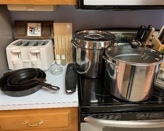 	#31	O'Brien & O'Brien #5 7" cast iron pan	 $15.00 	
	#33	Griswold #8 cast iron pan	 $40.00 	