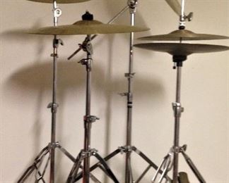 Set of cymbals 
