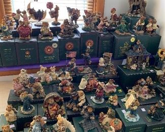 Nice collection of Boyds Bears most with boxes 