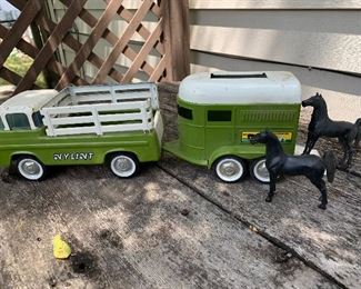 Nylint pick up with horse trailer and horses