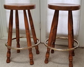 2 matching wooden bar stools