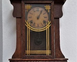 Antique mantel clock.