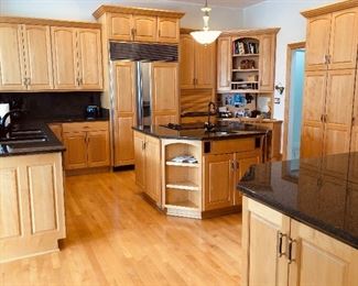 Homeowner remodeling kitchen. All cabinetry, appliances and counter tops FOR SALE!! In pristine condition!! Sub-Zero refrigerator 