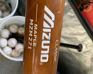 Mizuno Maple Elite MZM 271 Wood Baseball Bat: $30