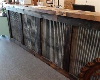 Bar / Counter - made from tin, wood and pallets. Great Bar for entertaining - measurements: 9.5x3.5x35