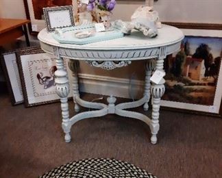 TABLE - Ornate Details (Turquoise & WHITE color) Foyer table