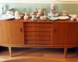 Mid-Century Modern 5-Drawer Solid Wood Buffet With Sliding Door Storage, 31.25" X 63" X 17"
