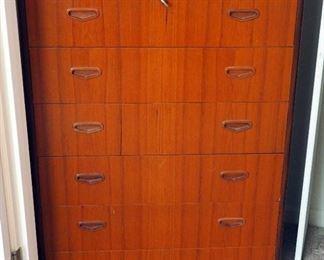 6-Drawer Chest Of Drawers With Locking Top Drawer, Includes Key, 45" X 29.5" X 14.5"