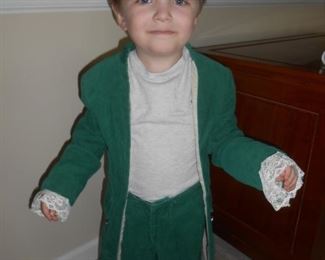 Sweet model - The costume is a size 5-6