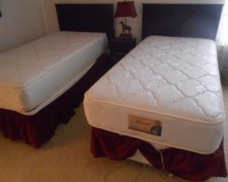 Twin mattress set are extra long