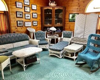 Soooo Much QUALITY WHITE WICKER FURNITURE and Decor.