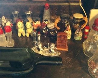 * Salt Pepper Shakers