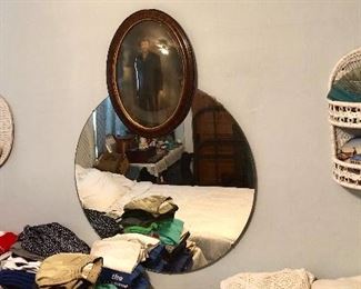 * Round Mirror, Decor
