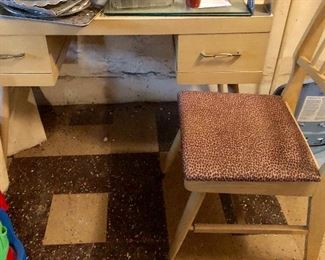 * Link Taylor Blond MCM Desk (Matches Dressers, Night Stands)