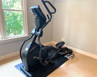 E95 elliptical trainer by Sole