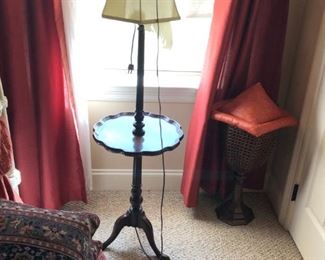 piecrust table lamp