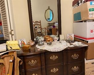 Drexel3 drawer chest and mirror