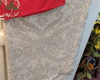 PLL #101 White Table Cloth $5