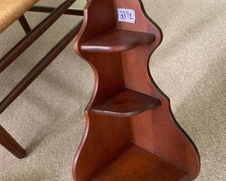 PLL #262 Corner Shelf @ $20