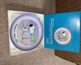 PLL #319 SNOOPY PEANUTS CHARLIE BROWN SCHMID VINTAGE PORCELAIN MOTHERS DAY PLATE 1973 @ $10 