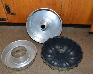 PLL #370  Bunt Pans @ $2 ea