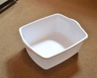 PLL #413 - Plastic Bin @ $5 