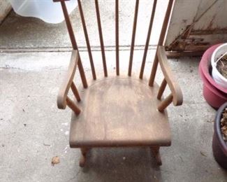 PLL #426  Child's Rocker @ $15 