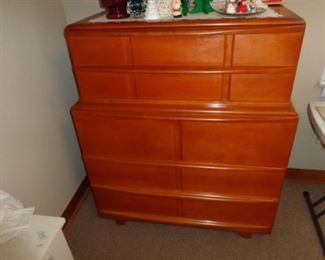 PLL #564 Part of Bed Set ; Ladies Dresser with attached mirror, Bed, two nightstands & tall dresser (Kling) @ $500 for ALL