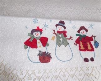 PLL #645 Christmas 88" Table Runner Snowmen $15