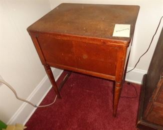 PLL #672 Sears Kenmore Vintage Sewing Machine with Stand $45