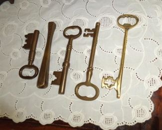 PLL #681 Set of 5 Brass Keys $15