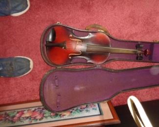 PLL #702 Vintage Violin & Case $30