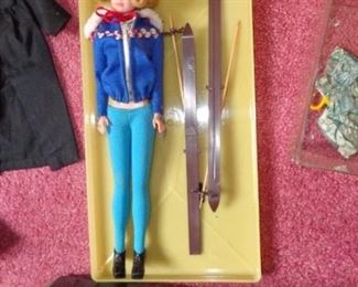 PLL #720 Barbies, Clothing & Case Lot $60