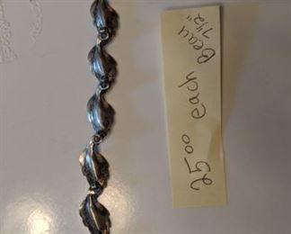 PLL #39 - Beau Sterling Silver Leaf Bracelet 7 1/2" $25