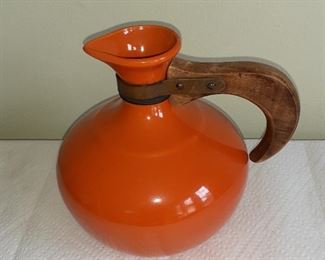 Lot 9: "Buy-it-now" for $30
Vintage Bauer orange pitcher with wood handle 