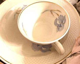 124 piece set of China