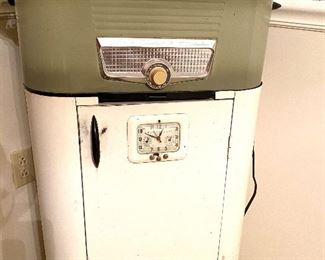 Vintage roaster with white metal cabinet and clock which works